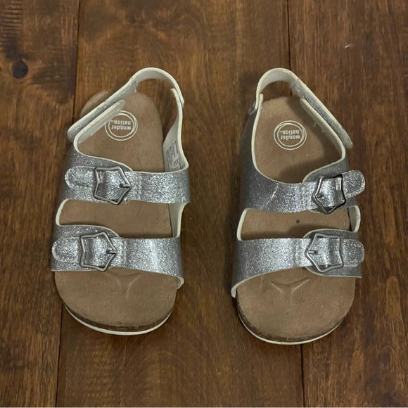 FINAL || WONDER NATION || Silver Buckle Back Strap Footbed Sandal || size 5 - Picture 8 of 8